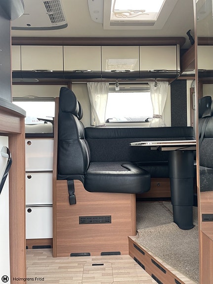 LMC I 730 explorer premium 6 of 14