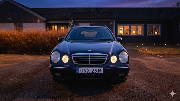 Mercedes-Benz 320 E 4 of 6