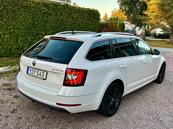 Skoda Octavia 6 of 15