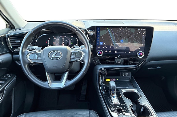 Lexus NX350h 8 of 29