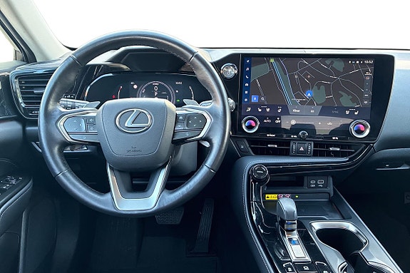 Lexus NX350h 9 of 29