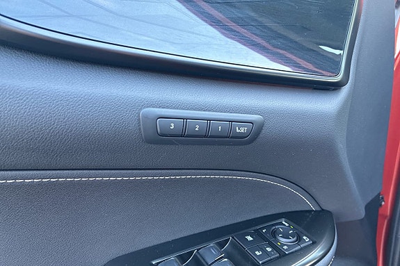 Lexus NX350h 26 of 29