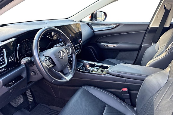 Lexus NX350h 12 of 29