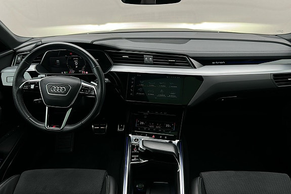 Audi Q8 e-tron 3 of 3