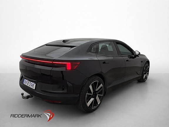 Polestar 4 8 of 30
