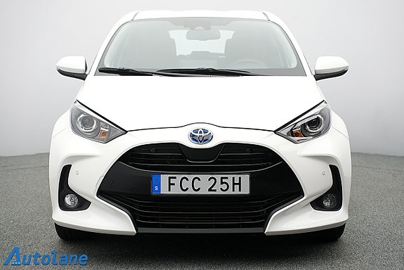 Toyota Yaris 14 of 30