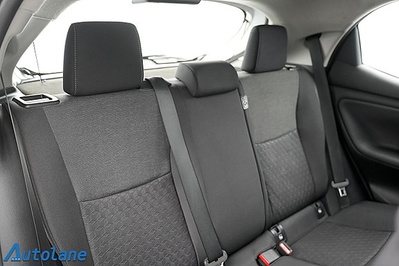 Toyota Yaris 24 of 30