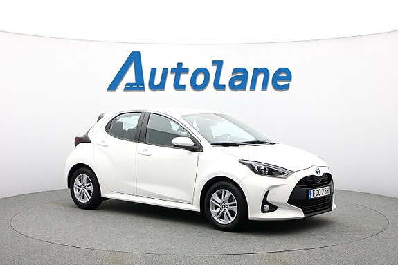 Toyota Yaris 10 of 30