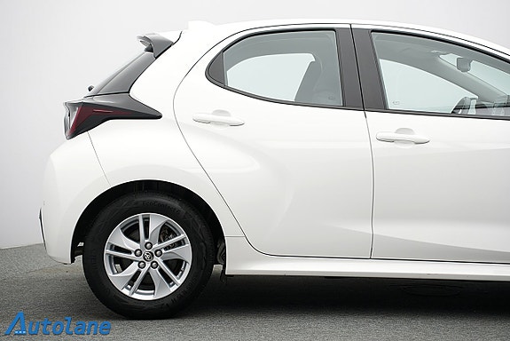 Toyota Yaris 17 of 30