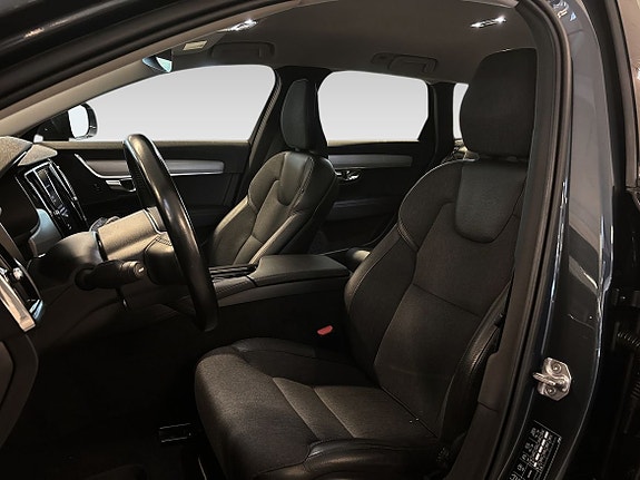 Volvo V90 Cross Country 9 of 15