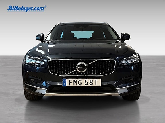 Volvo V90 Cross Country 3 of 15
