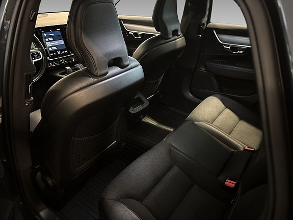 Volvo V90 Cross Country 11 of 15