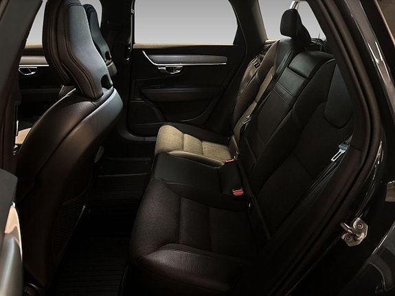 Volvo V90 Cross Country 10 of 15