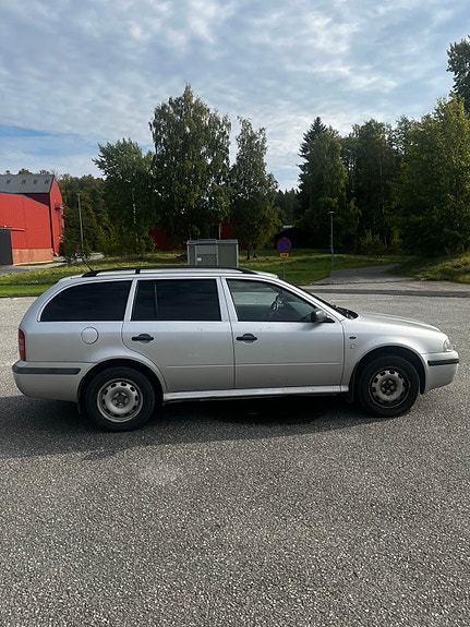 Skoda Octavia 8 of 11