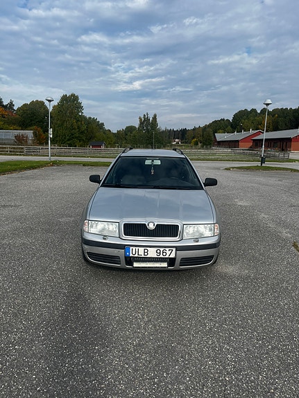 Skoda Octavia 3 of 11