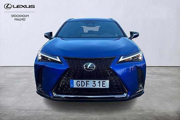 Lexus UX300h 5 of 26
