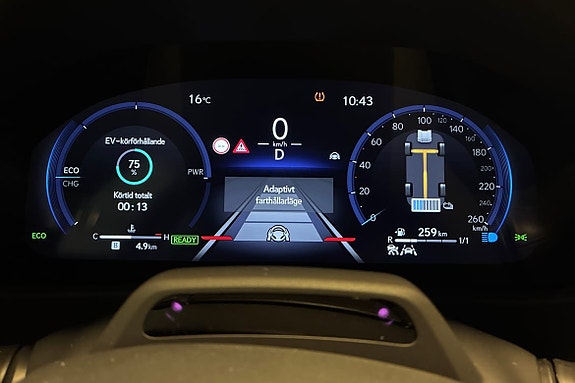 Lexus UX300h 14 of 26