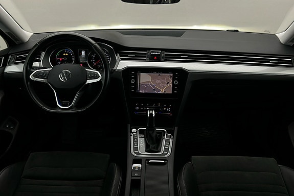 Volkswagen Passat 3 of 3