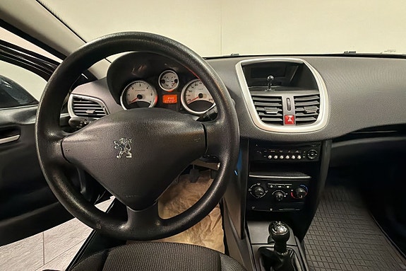 Peugeot 207 17 of 26