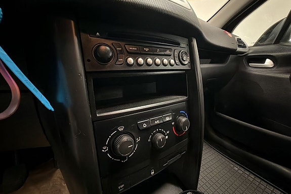 Peugeot 207 18 of 26