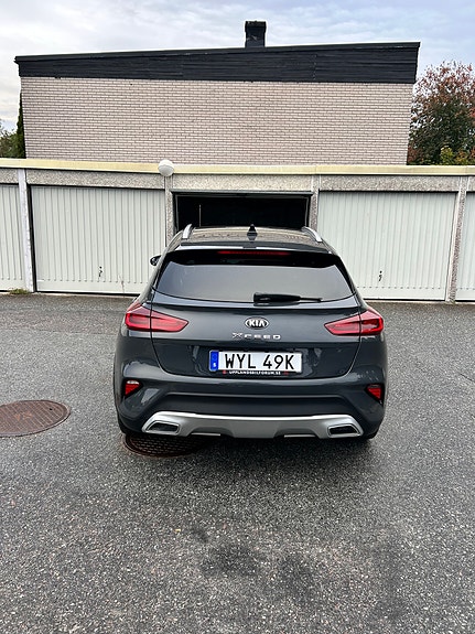 Kia XCeed 2 of 5