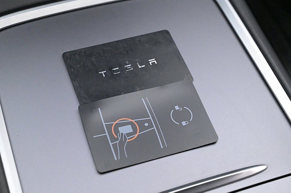 Tesla Model 3 24 of 27