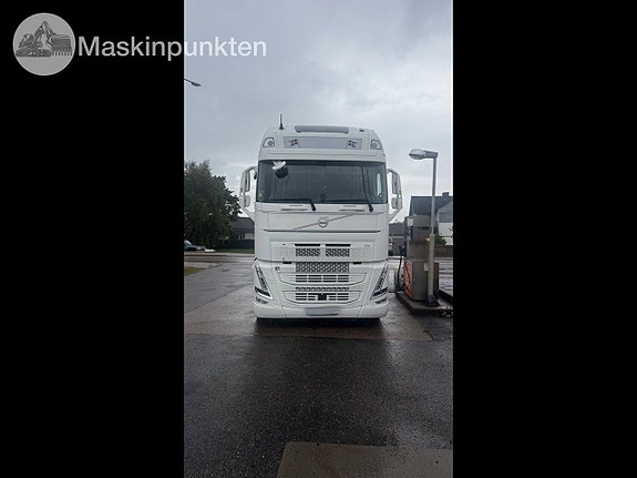 Volvo FH 6x2 pusher 3 of 27