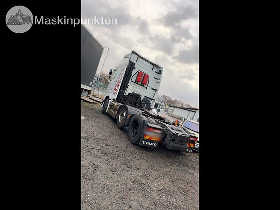 Volvo FH 6x2 pusher 4 of 27