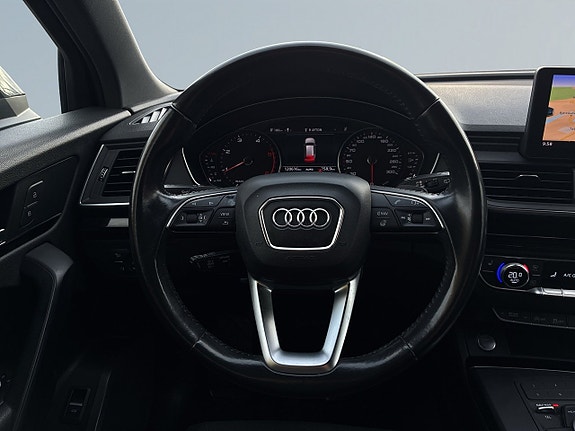 Audi Q5 9 of 23