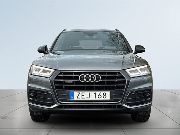 Audi Q5 2 of 23