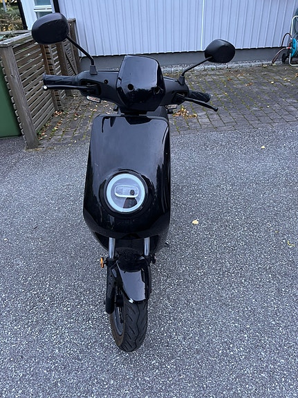 NIU Mqi+ Sport 2 of 10