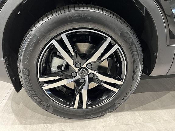 Volvo XC40 5 of 18