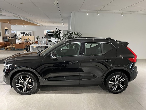 Volvo XC40 4 of 18