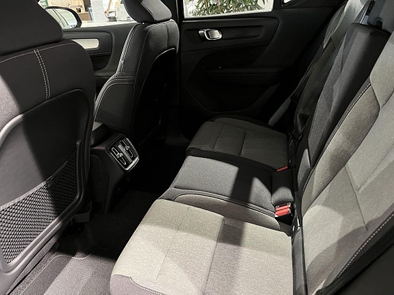 Volvo XC40 13 of 18