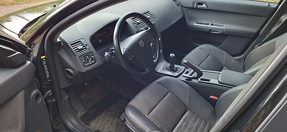 Volvo V50 2 of 3