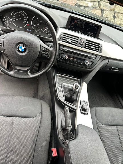 BMW 318d 4 of 8