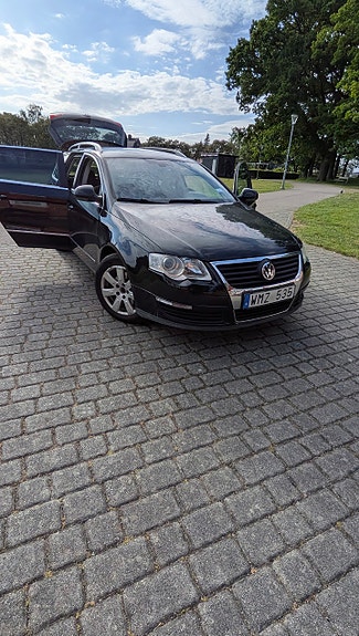 Volkswagen Passat 2 of 10