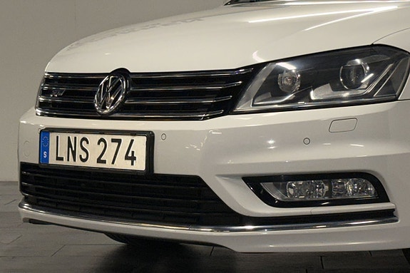 Volkswagen Passat 4 of 30