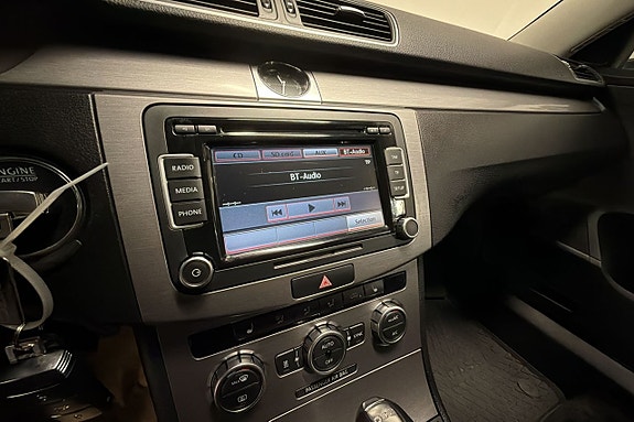 Volkswagen Passat 20 of 30