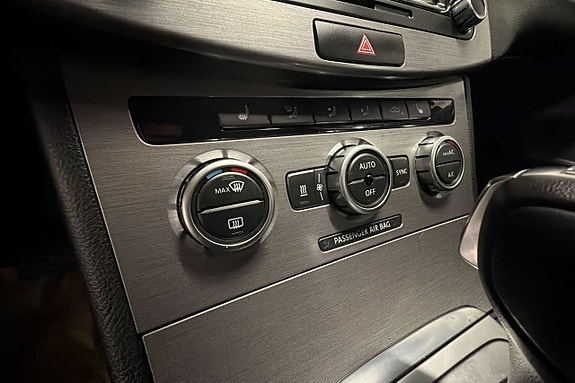 Volkswagen Passat 21 of 30