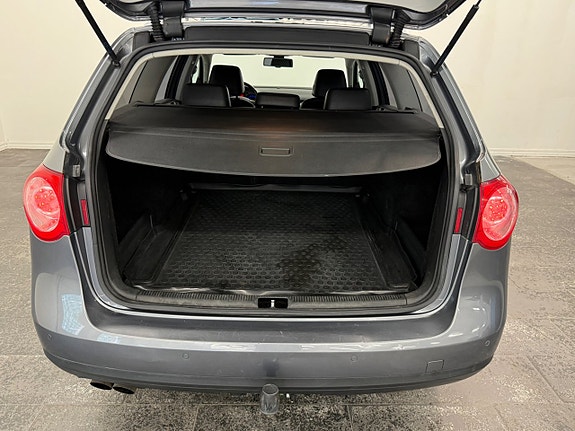 Volkswagen Passat 8 of 24