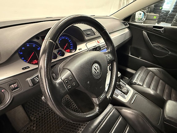 Volkswagen Passat 10 of 24