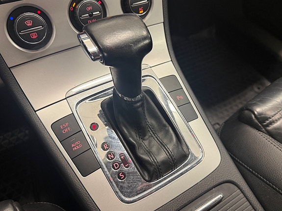 Volkswagen Passat 17 of 24