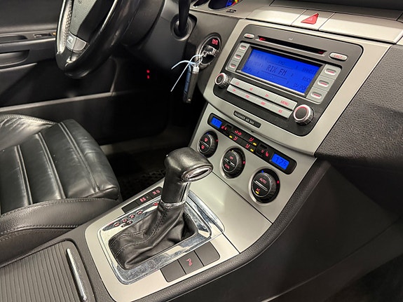Volkswagen Passat 22 of 24
