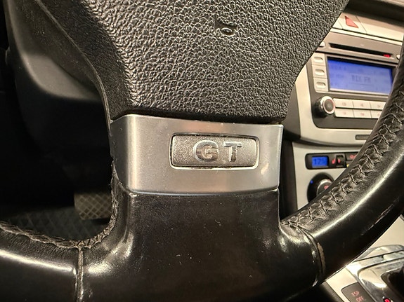 Volkswagen Passat 18 of 24