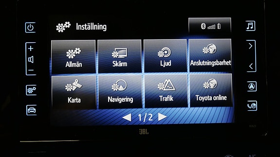 Toyota Prius Plug-in Hybrid 13 of 18