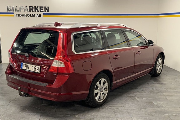 Volvo V70 9 of 27