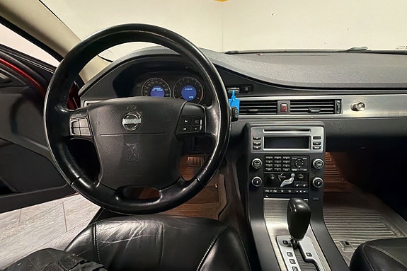 Volvo V70 19 of 27