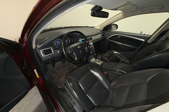 Volvo V70 18 of 27