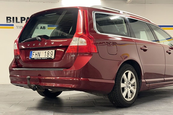 Volvo V70 8 of 27